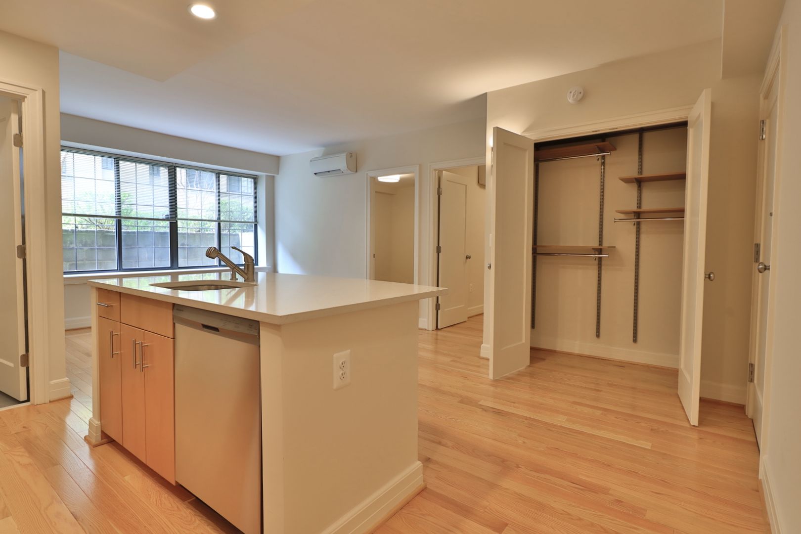 Washington Apartment: 2000 Connecticut Avenue, NW