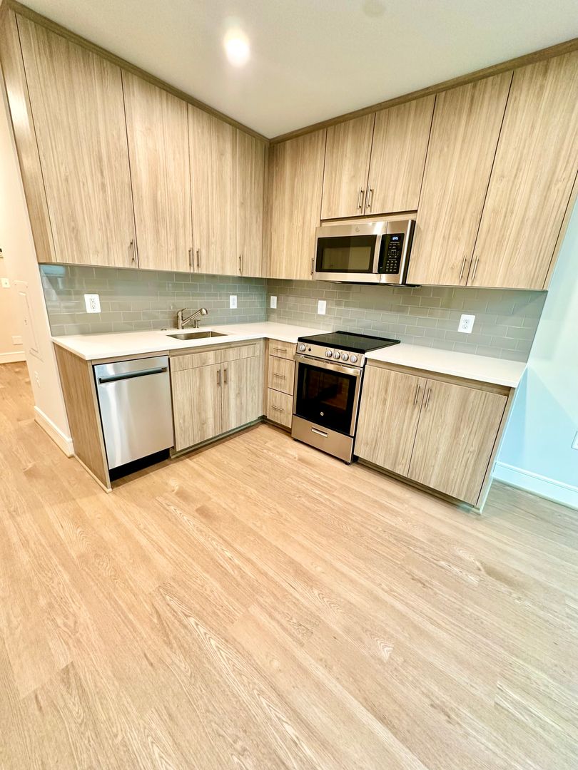 WASHINGTON Apartment: 1650 O STREET, NW