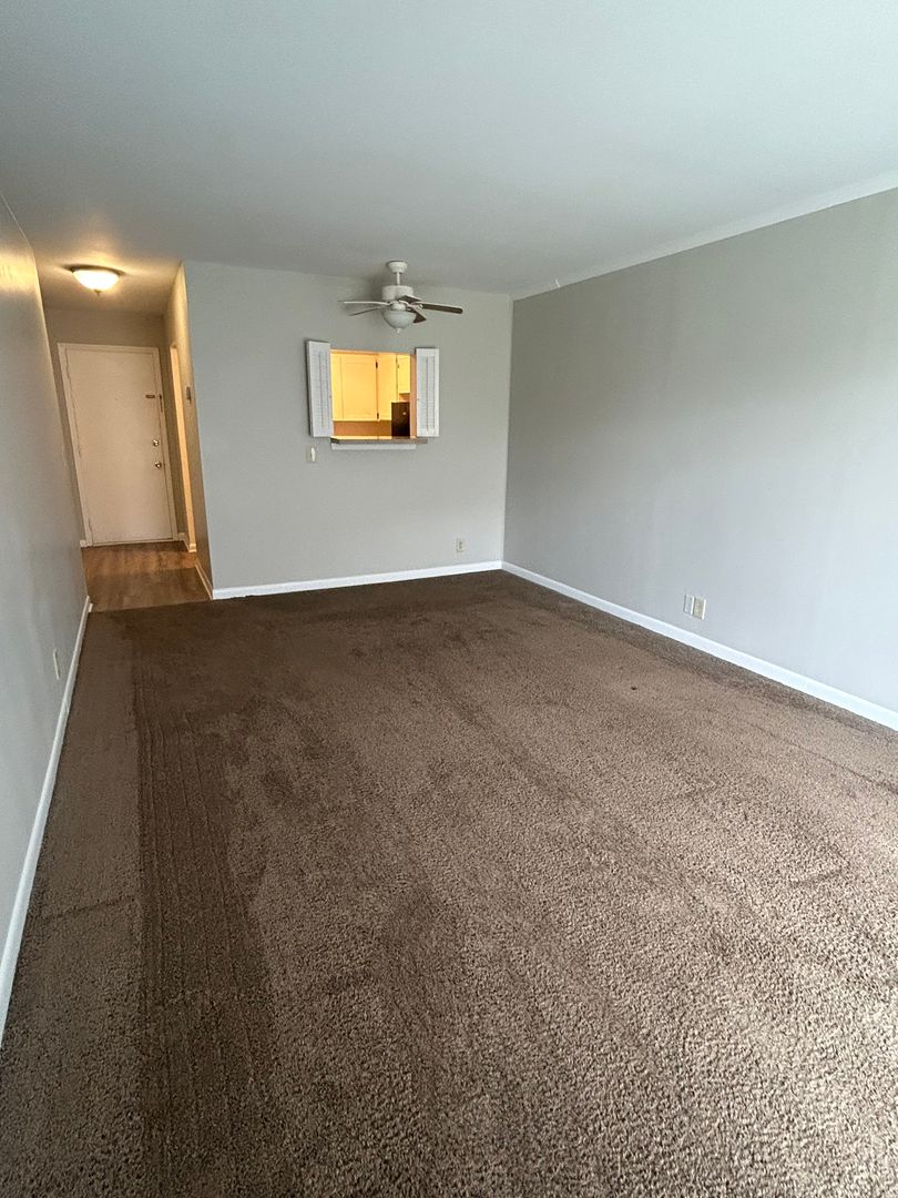 Madison Apartment: 400 Forest Park Road