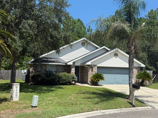 Beautiful home with Privacy!