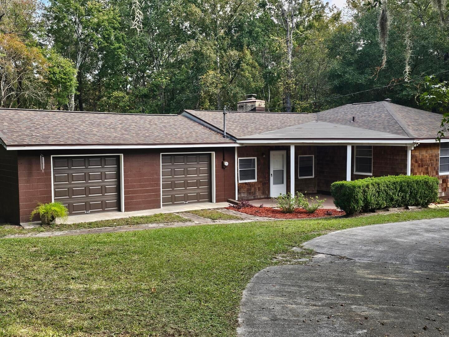 Middleburg House: 2061 Harvard St