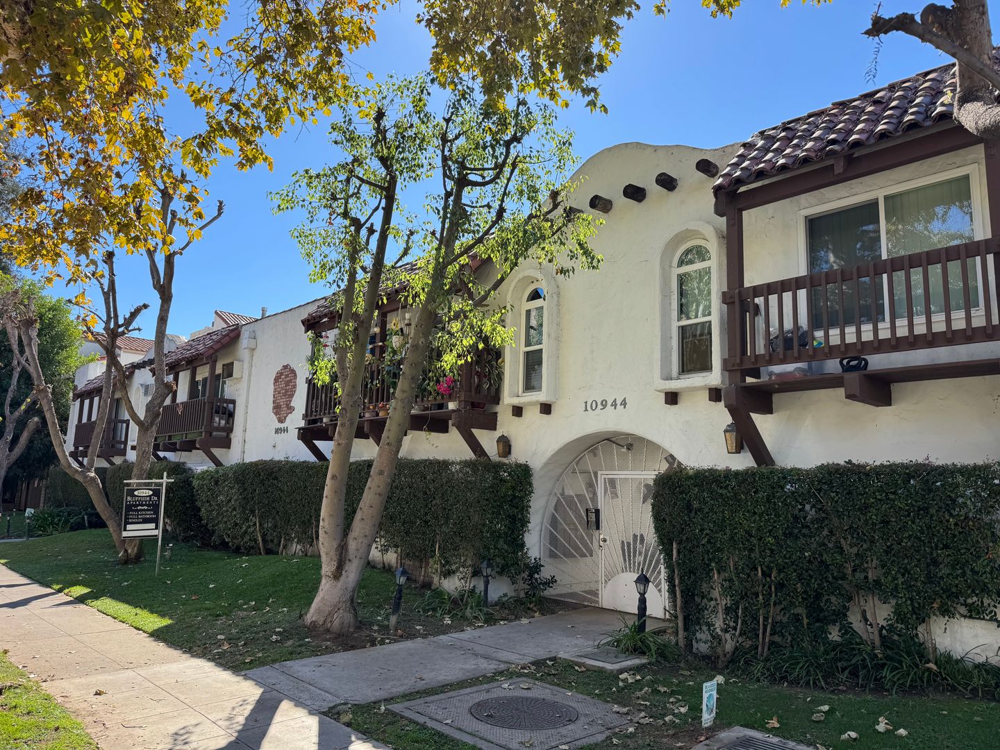 Studio City Apartment: 10944 Bluffside Drive