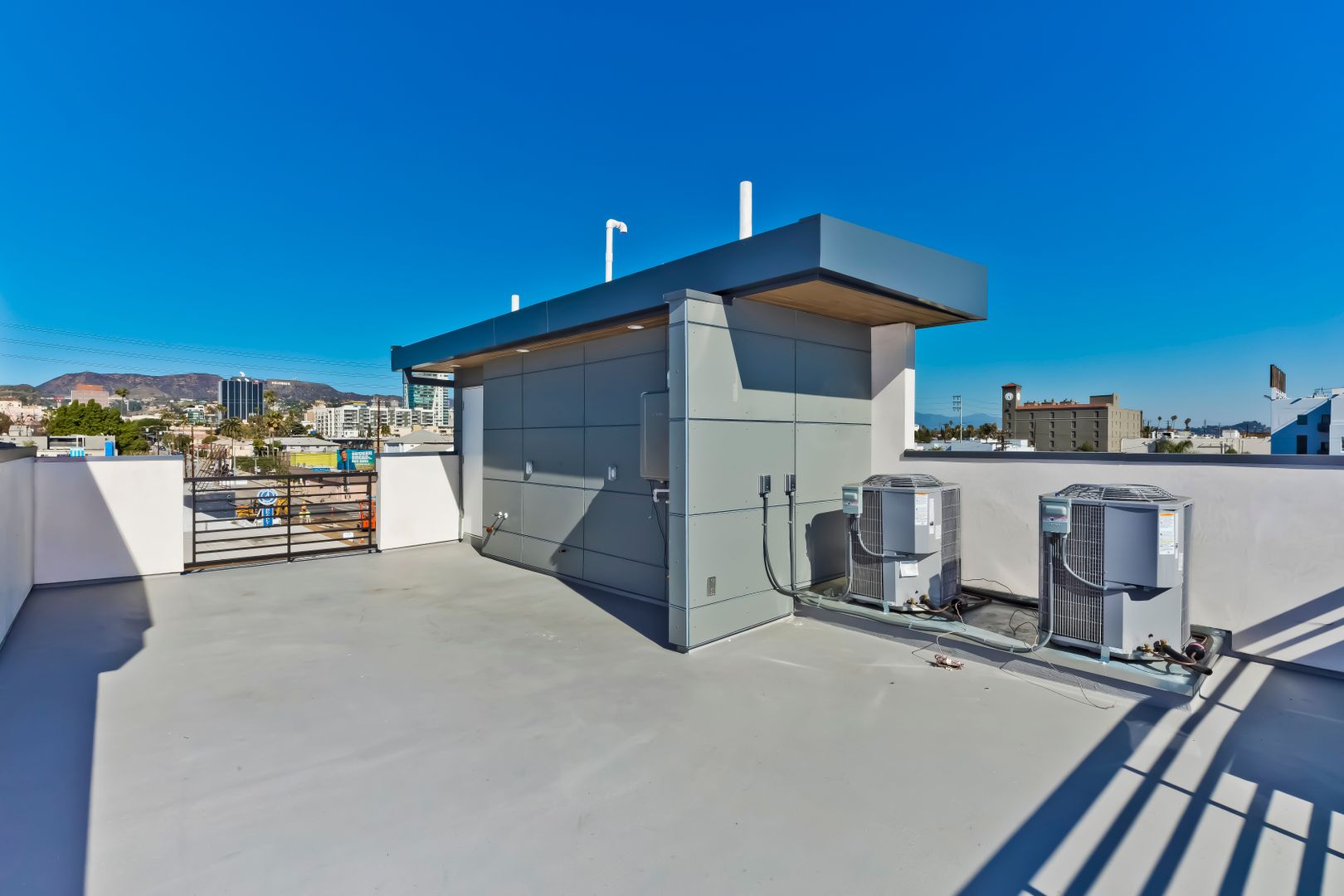 1025 Wilcox Avenue 6 of 12