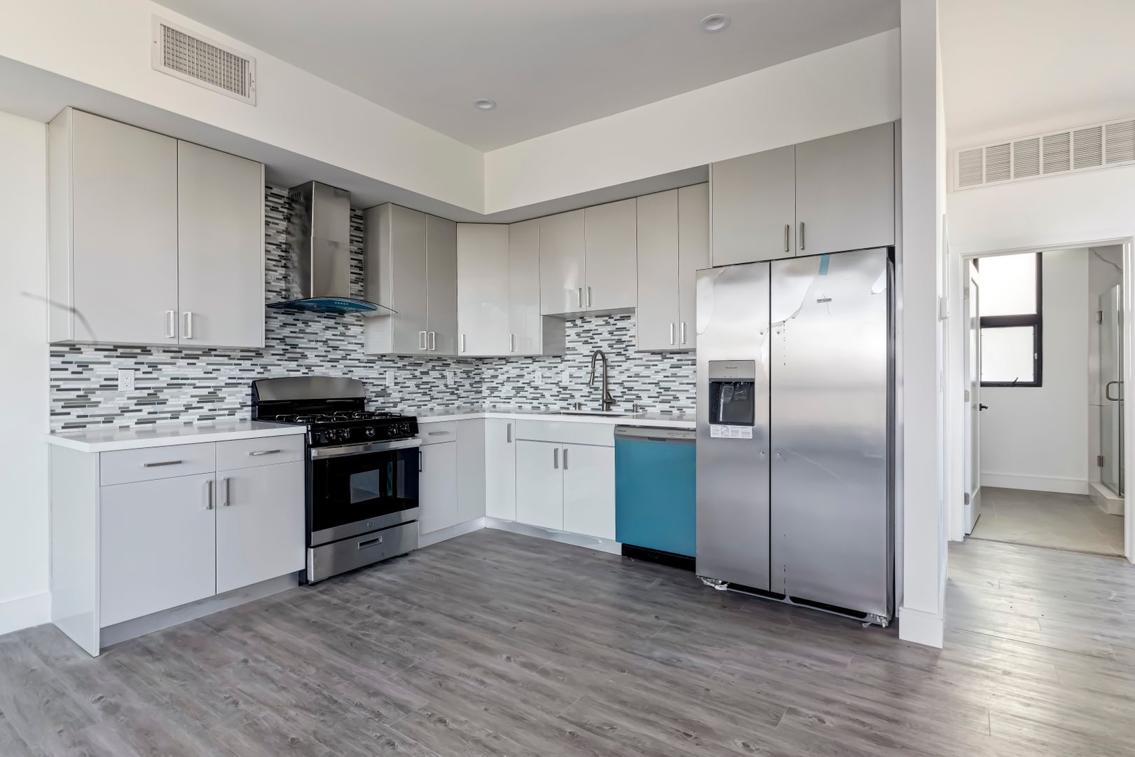1025 Wilcox Avenue 12 of 12