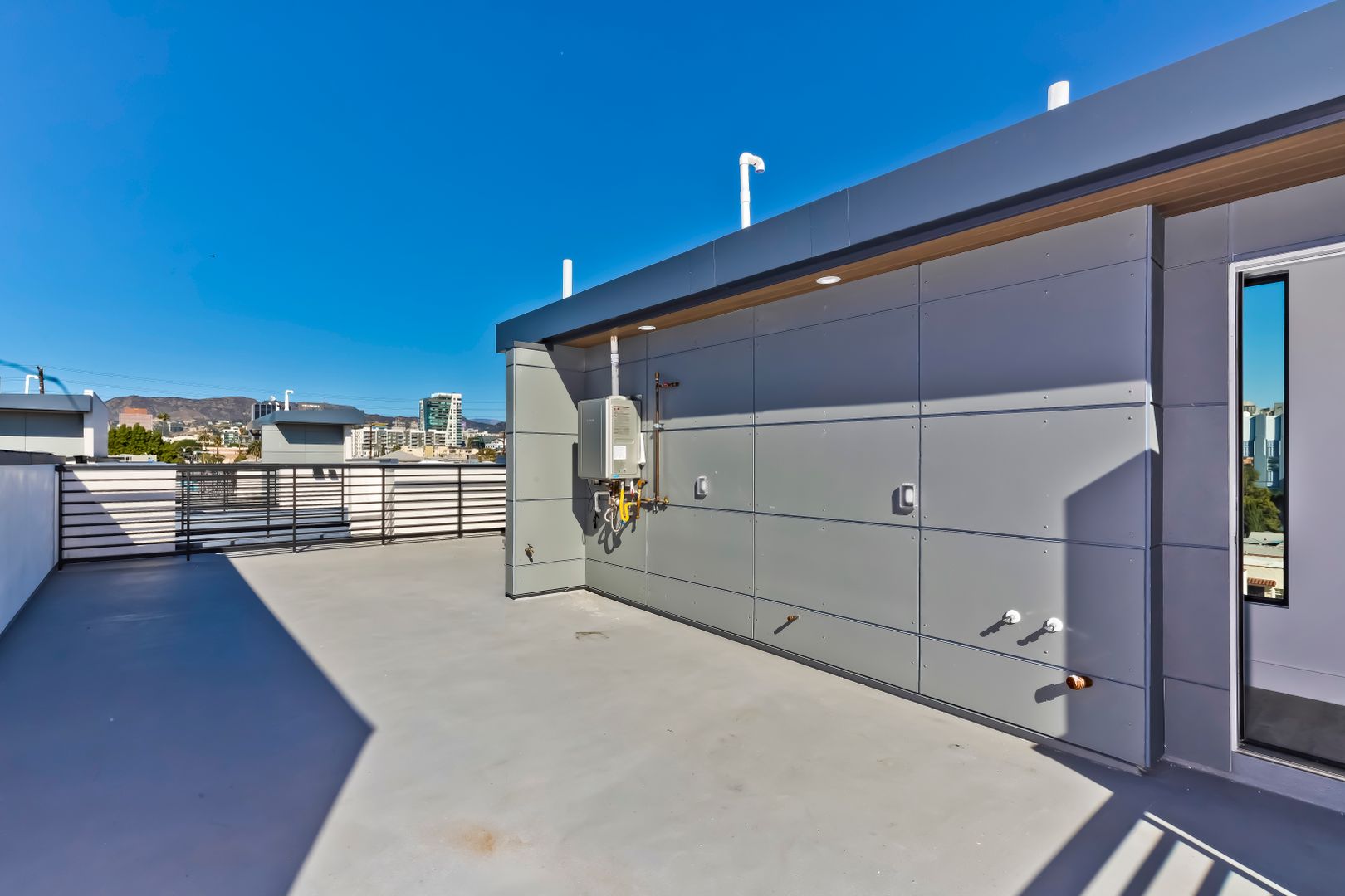 Roof deck at 1025 Wilcox Avenue (4 of 8)