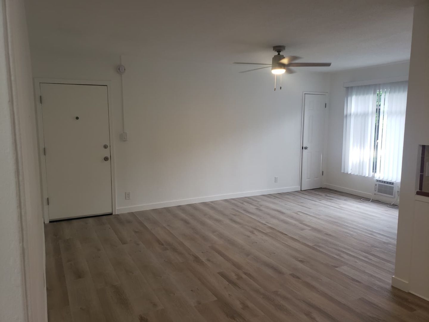 West Hollywood Apartment: 813 Westmount Drive