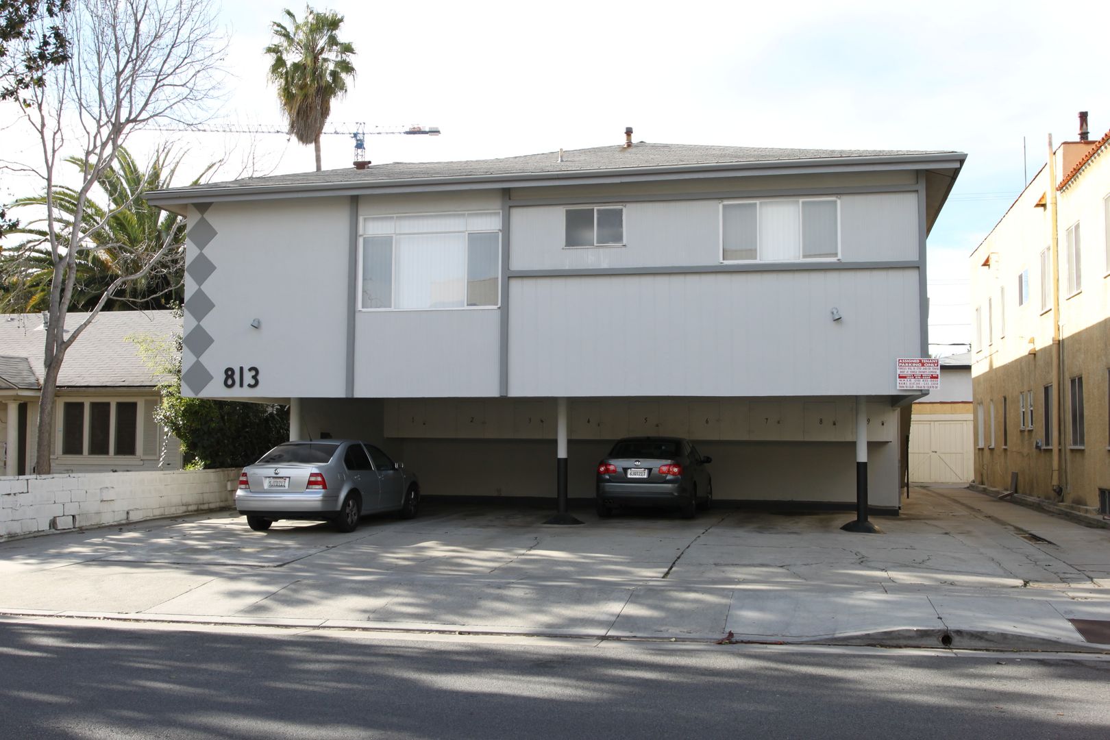 West Hollywood Apartment: 813 Westmount Drive