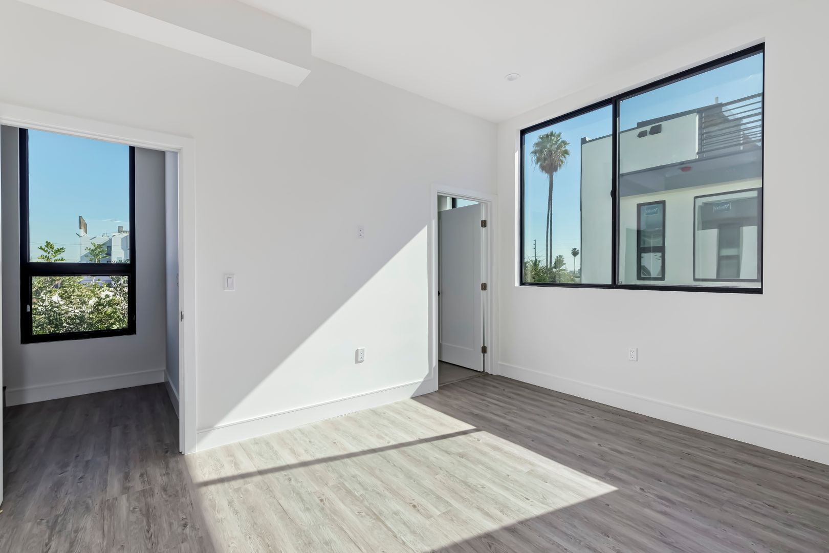 1025 Wilcox Avenue 10 of 12