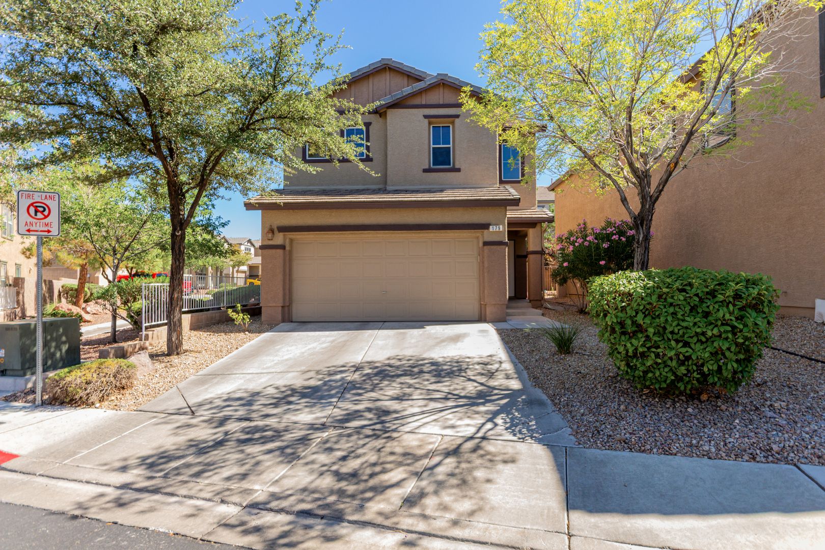 Henderson House: 179 Redwood Pond Dr
