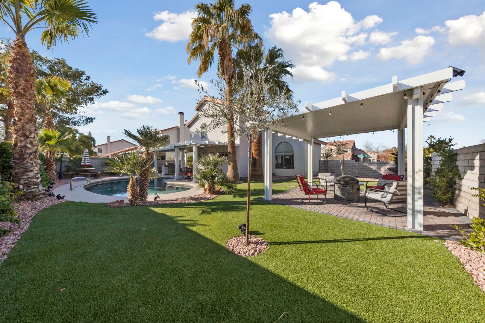 LAS VEGAS House: 449 RUTHERFORD CR