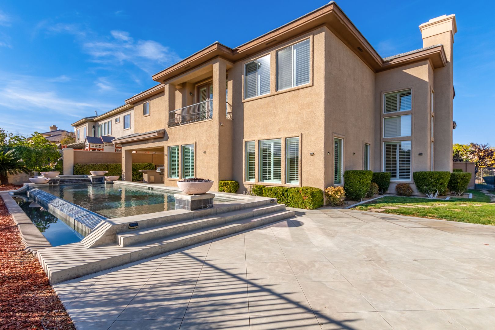 LAS VEGAS House: 9805 QUEEN CHARLOTTE DR