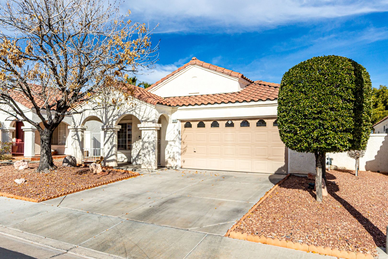 HENDERSON House: 1828 VISTA POINTE AVE