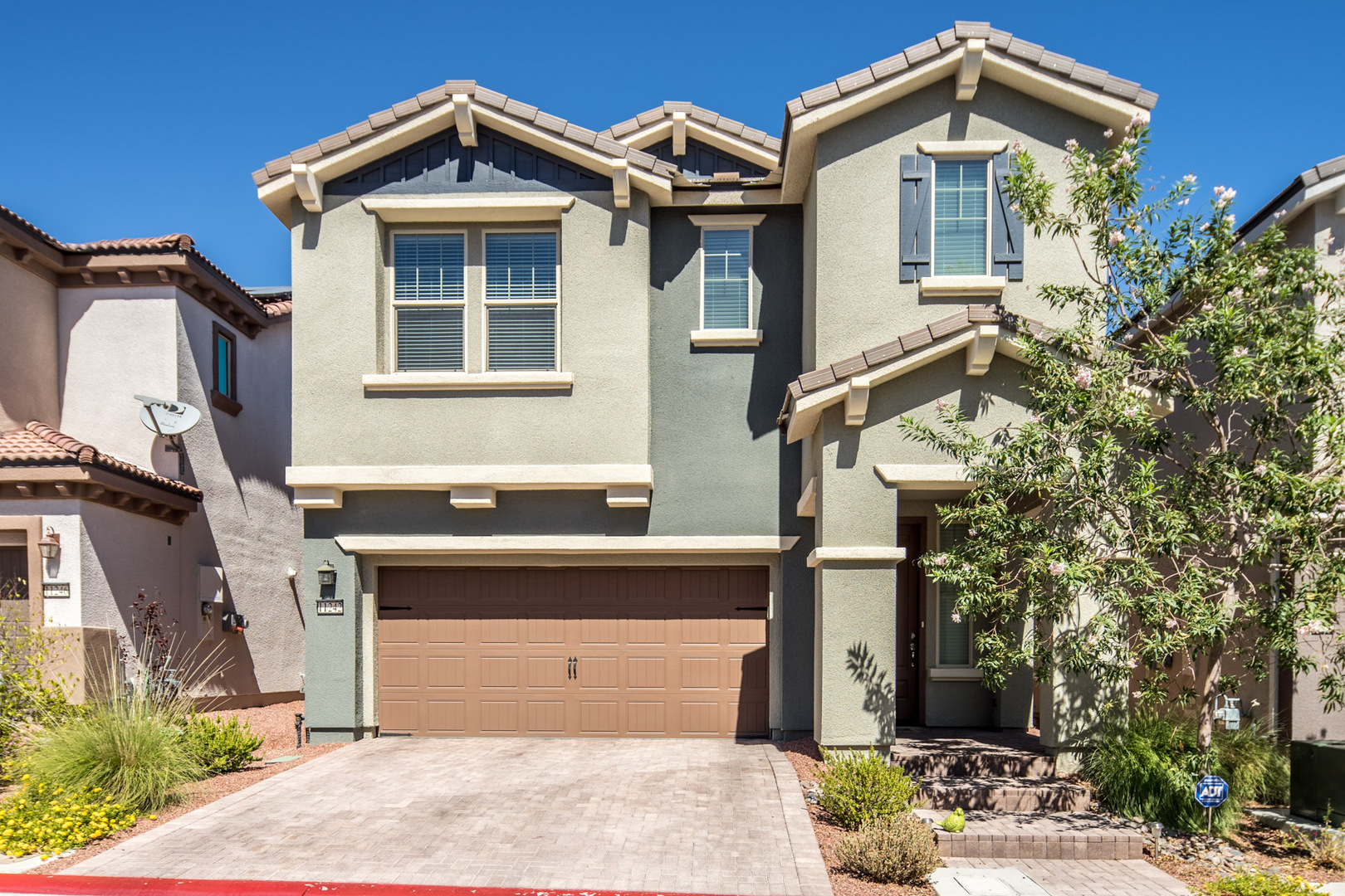 LAS VEGAS House: 11242 VENTURA GRASS CT