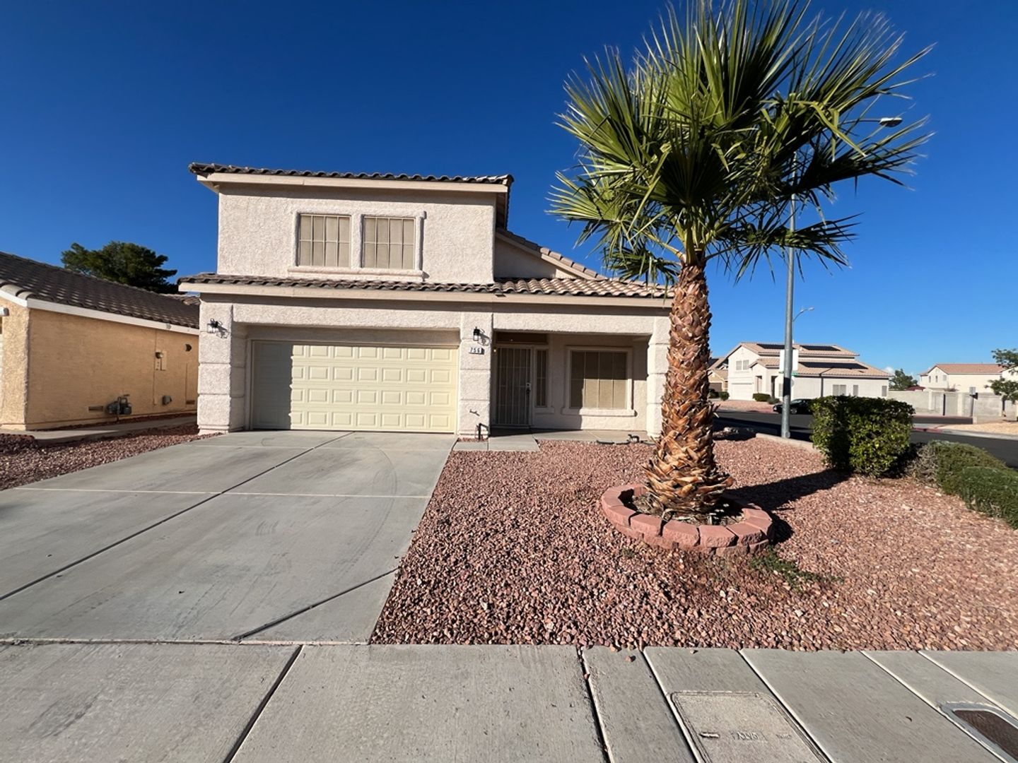 LAS VEGAS House: 756 GRITTY GARNET