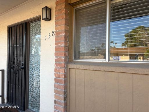 Prime Scottsdale Location with Utilities Included – photo 1