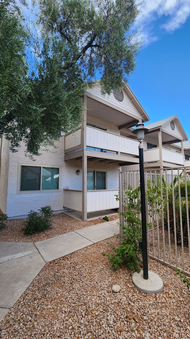 Tempe House: 616 S Hardy DR #210