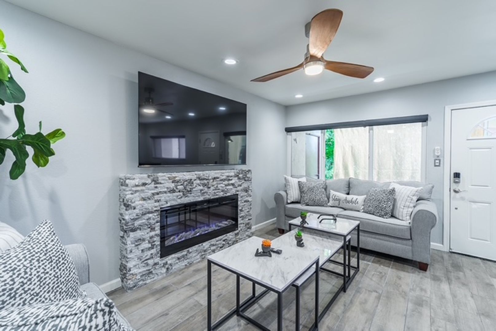 Las Vegas House: 350 E. Desert Inn - Unit H203