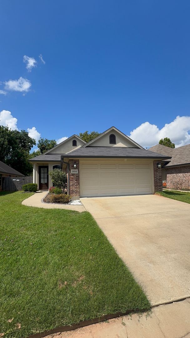 Bossier City House: 1804 Wild Rose