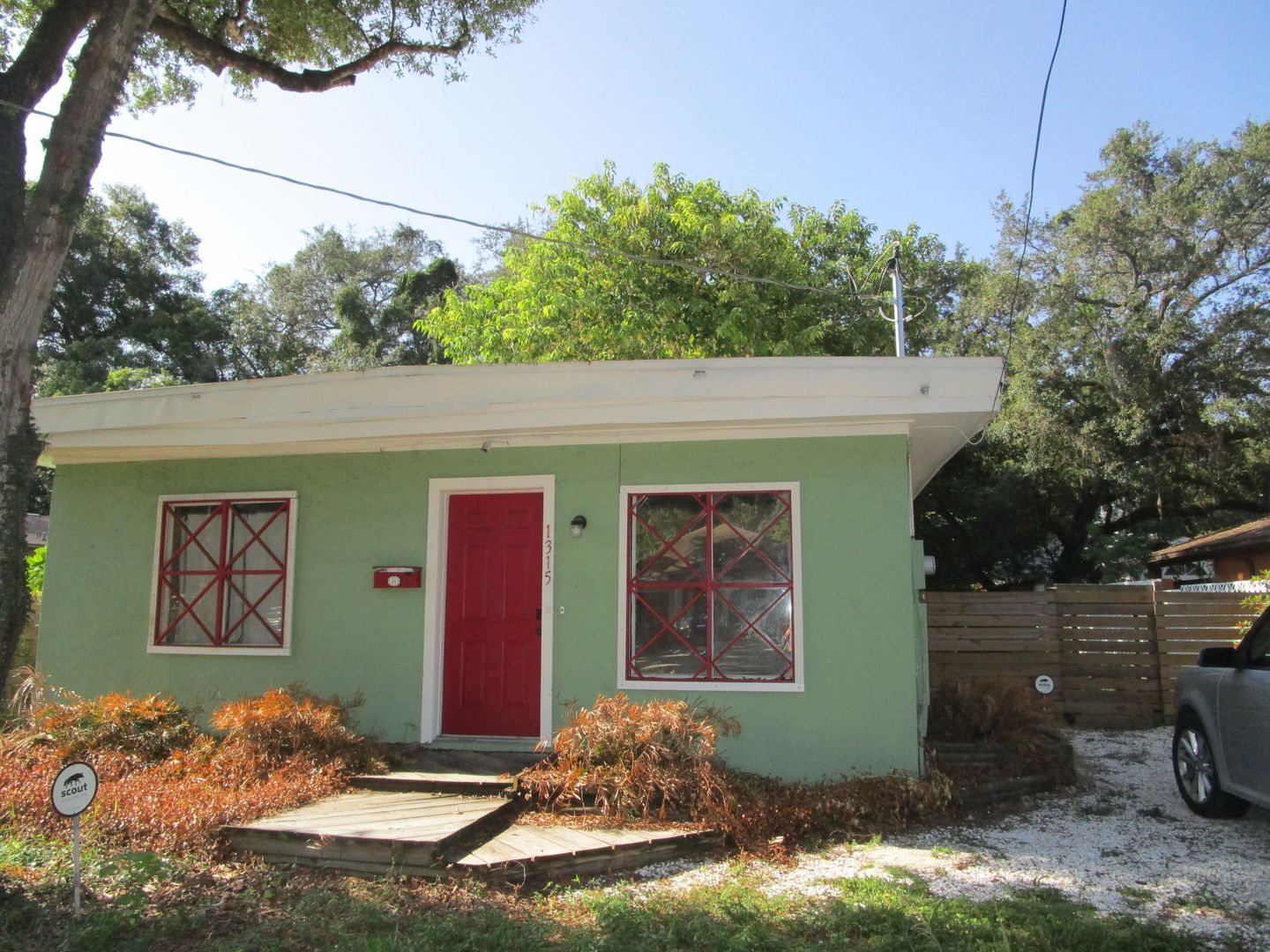 Tampa House: 1315 E Osborne Ave