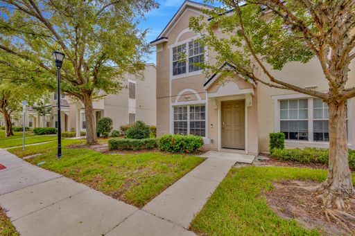 Charming Riverview Townhome with Screened Patio – photo 1