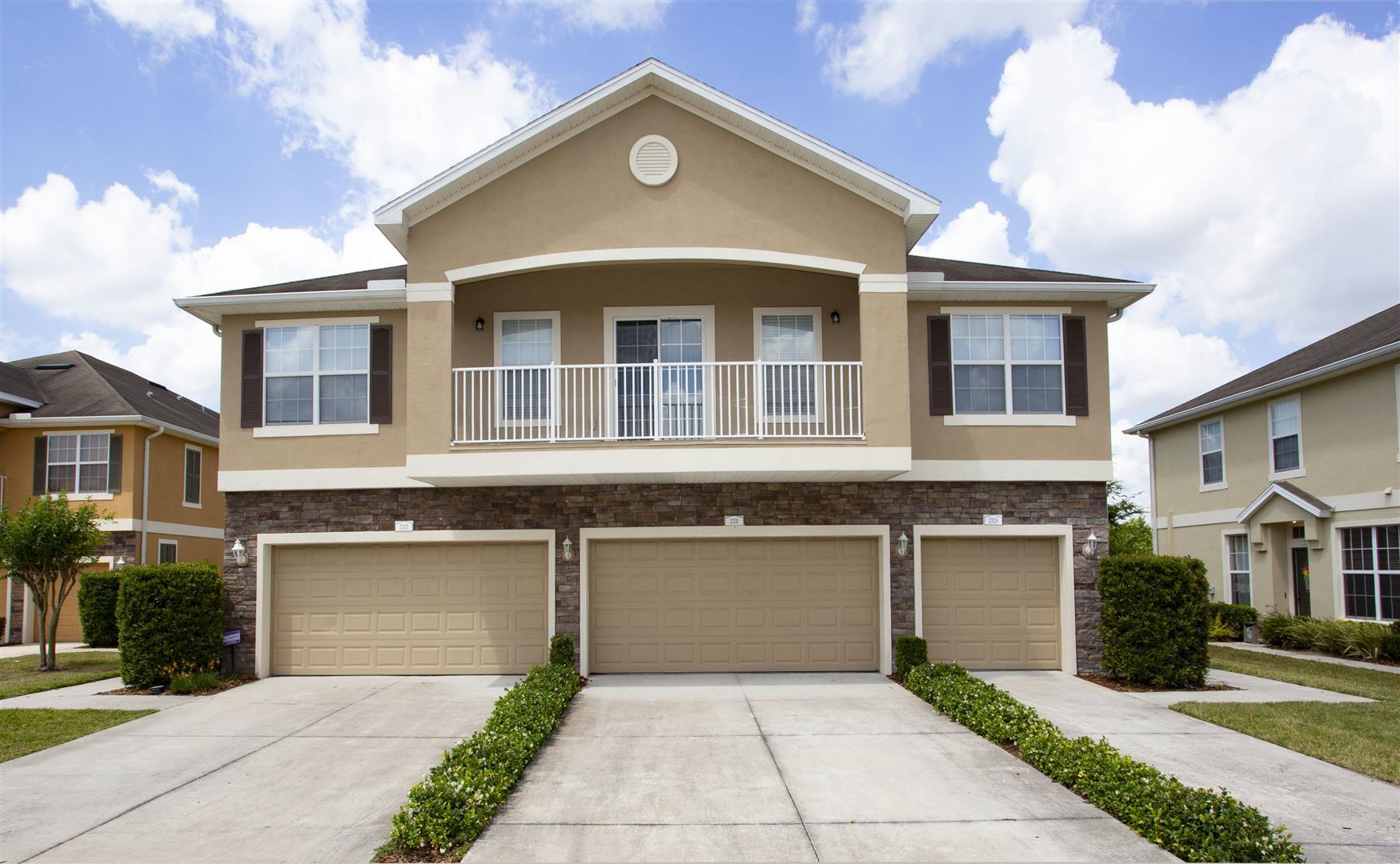 Plant City Townhome: 2331 Tanbark Ridge Pl