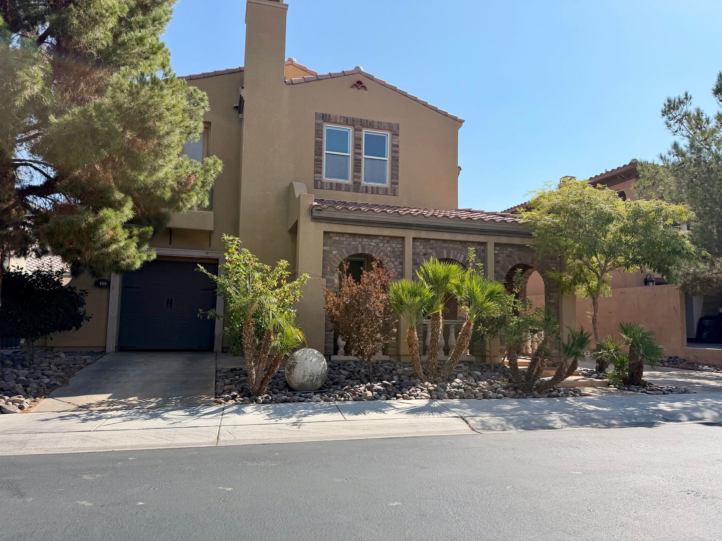 Henderson House: 488 Via Palermo Dr