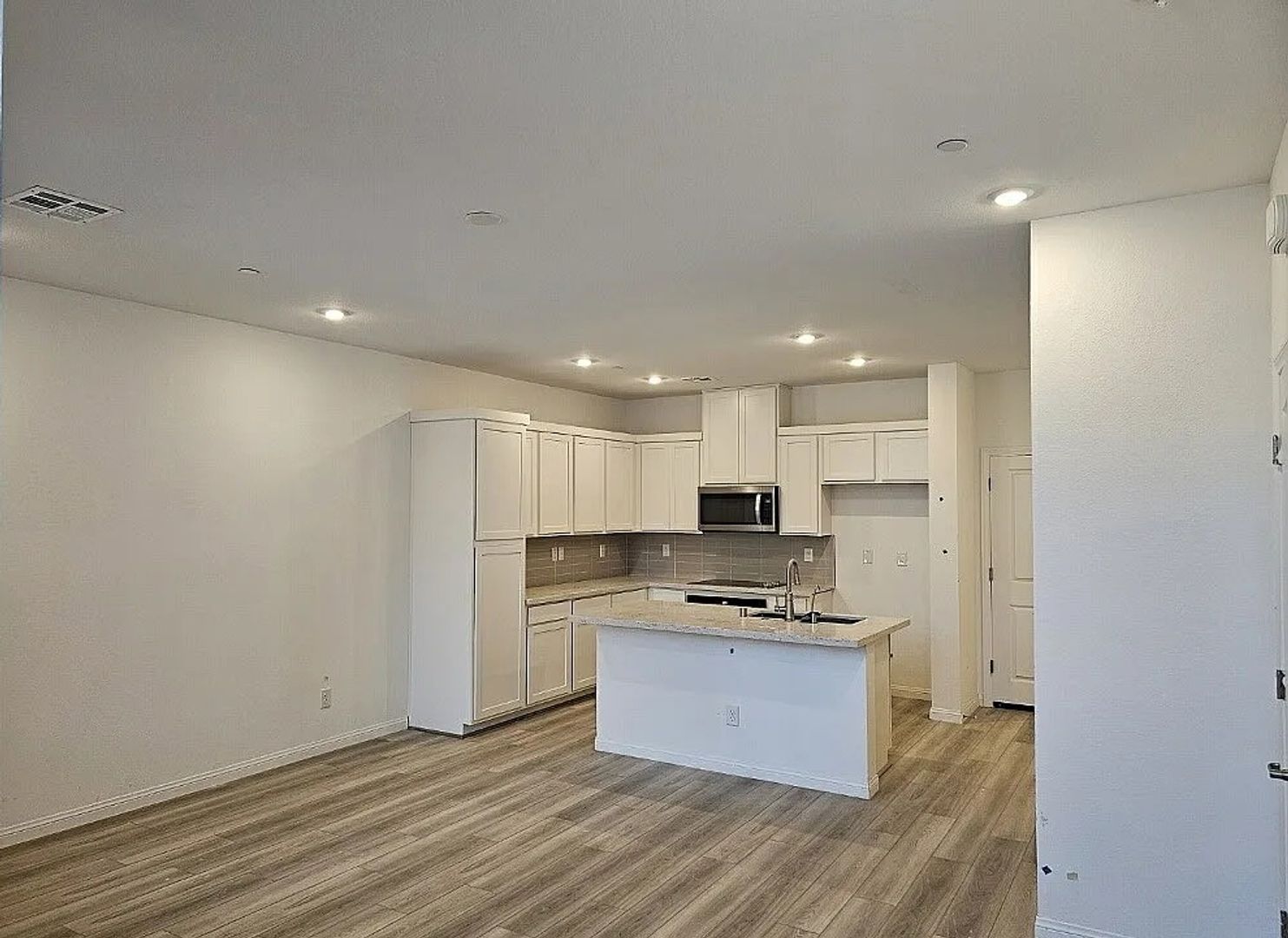 Henderson House: 212 Wewatta St