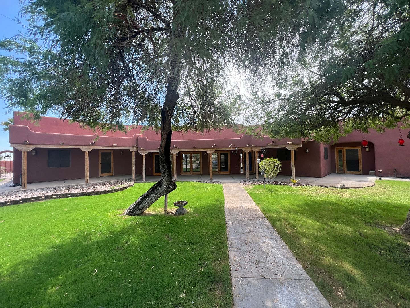 Somerton House: 15487 S. Ave. A