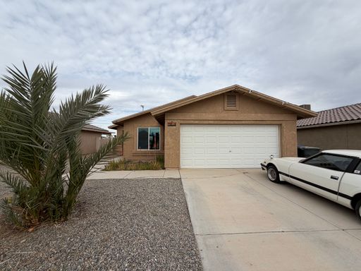 POOL & SOLAR HOME! – photo 1
