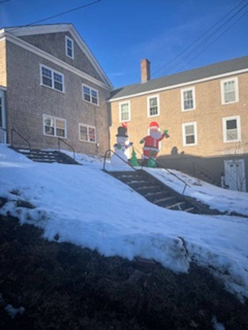 Somersworth Apartment: 19 High Street