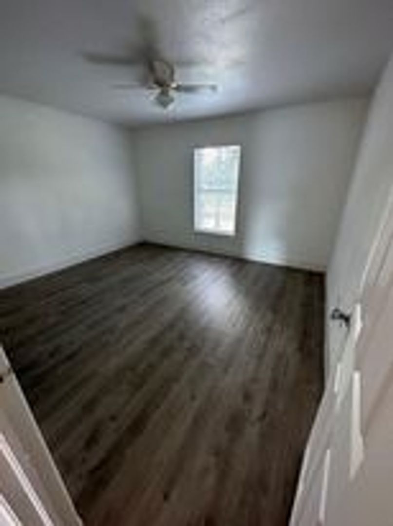 Tampa Apartment: 4824 E Busch Blvd