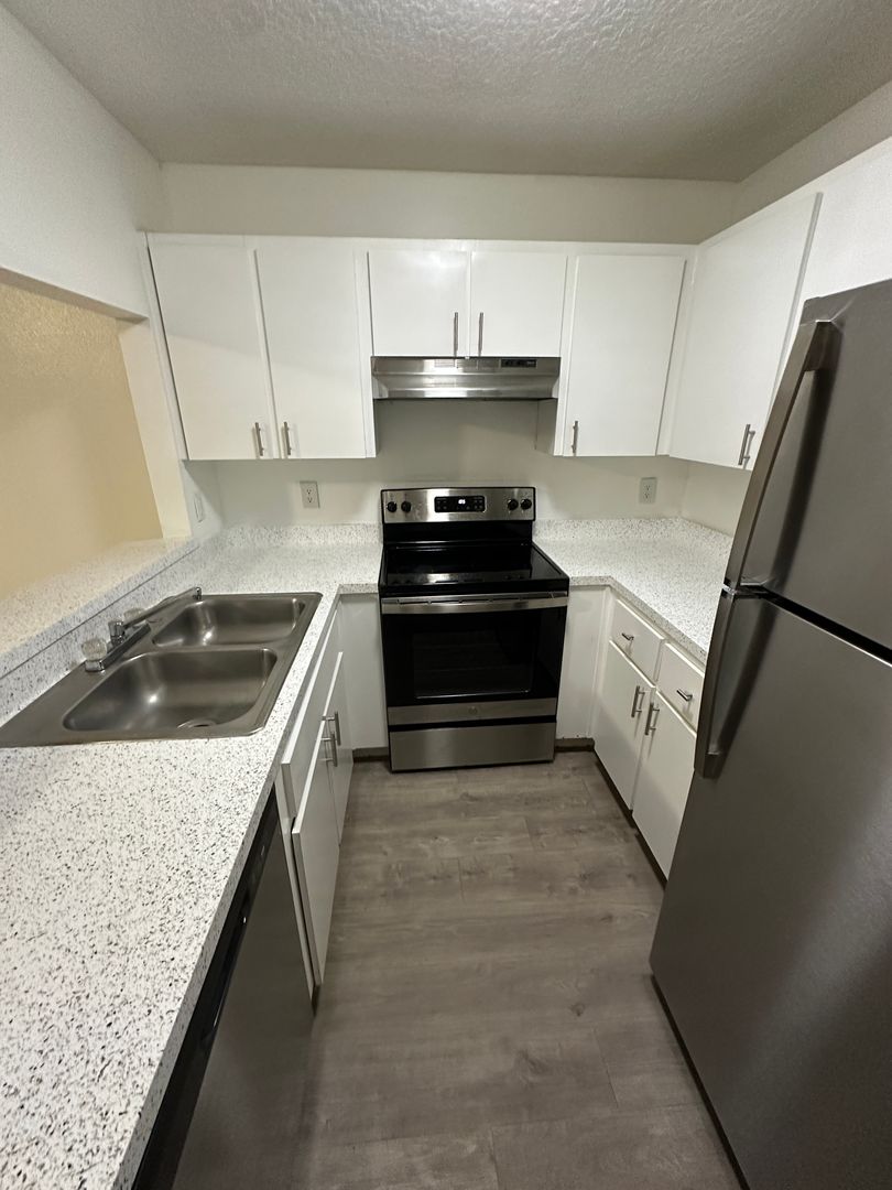 Tampa Apartment: 4824 E Busch Blvd