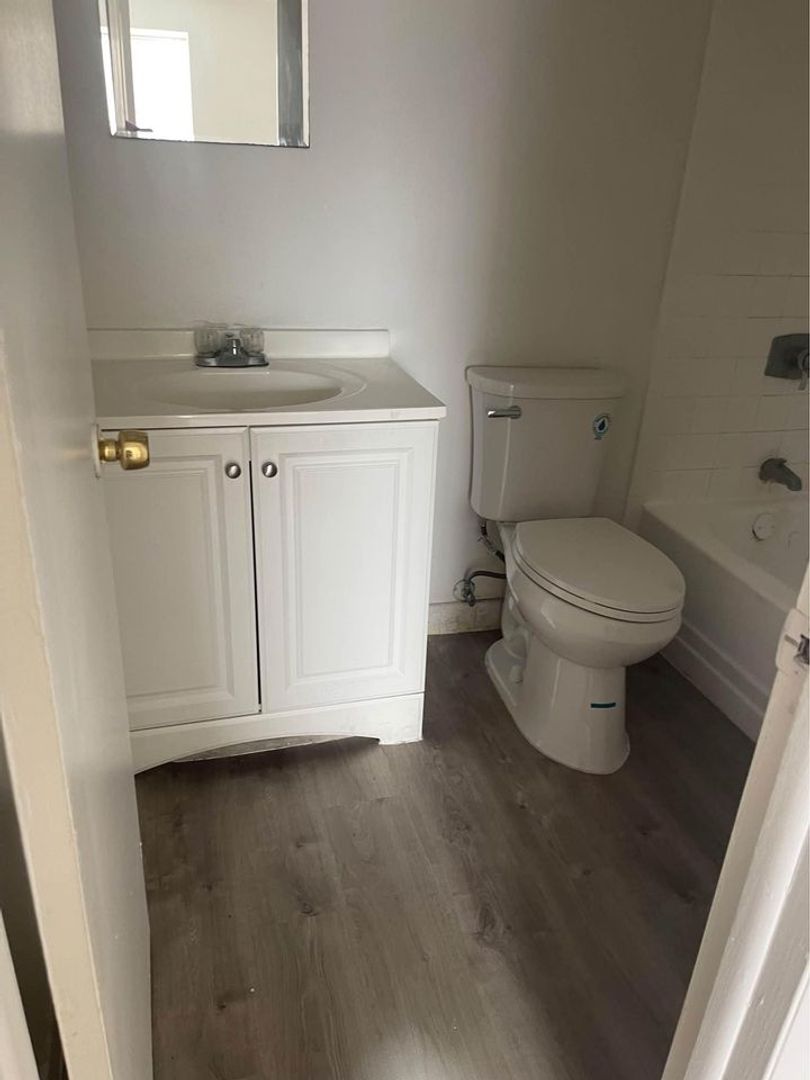 Tampa Apartment: 4824 E Busch Blvd