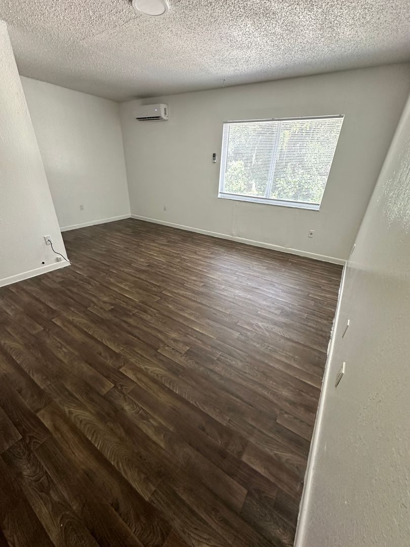 Tampa Apartment: 4824 E Busch Blvd
