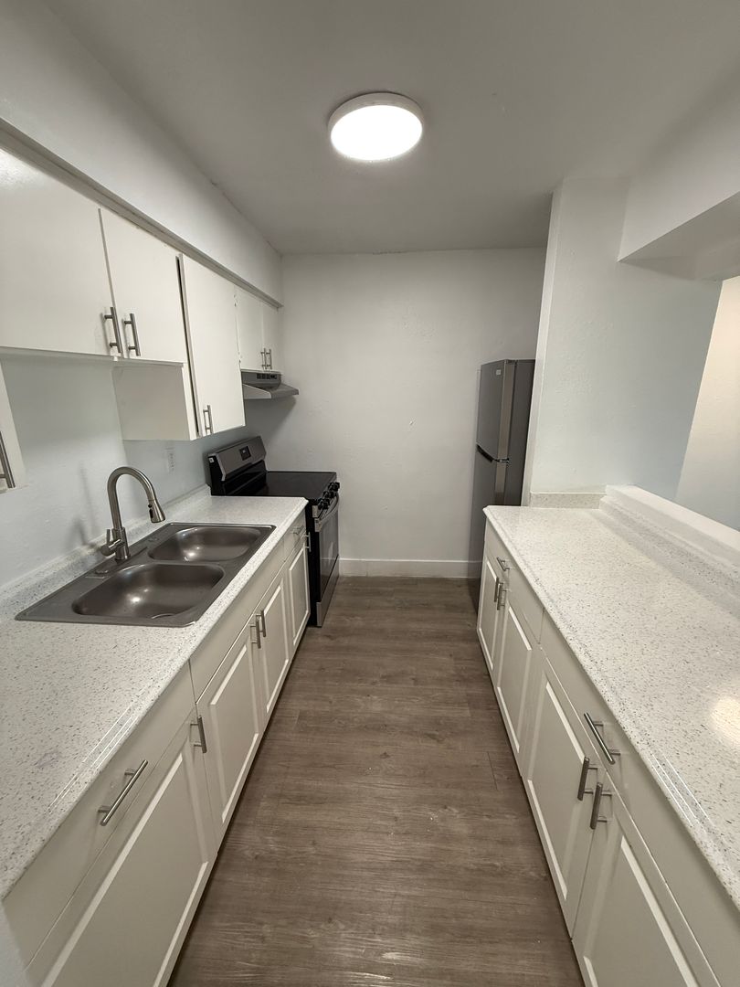 Tampa Apartment: 4824 E Busch Blvd