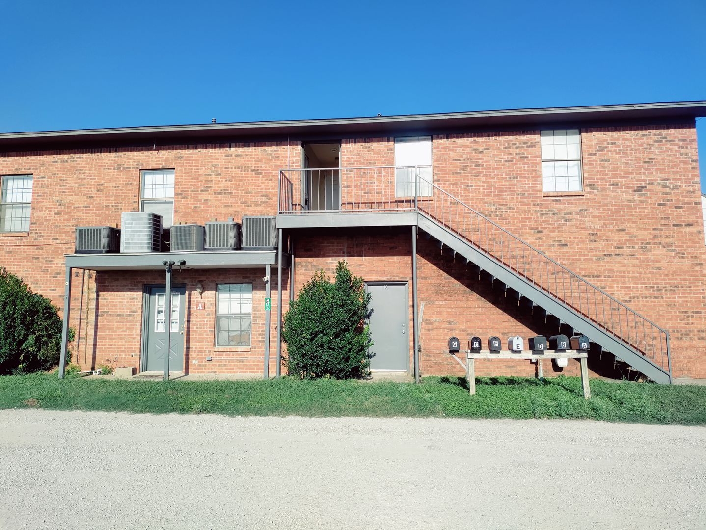 Krum Apartment: 233 McCart