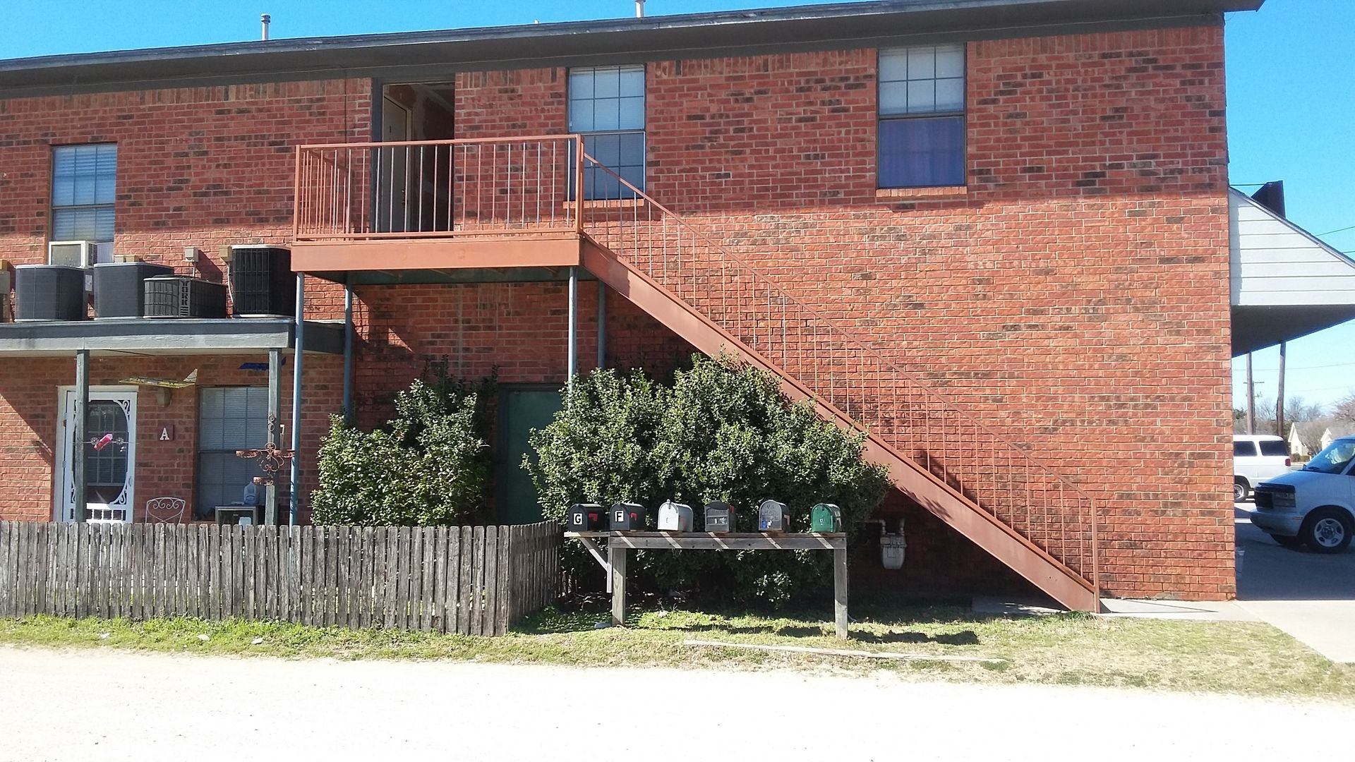 Krum Apartment: 233 McCart