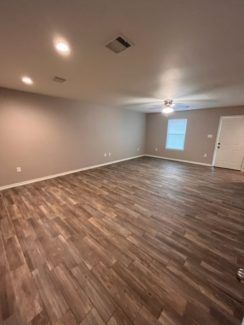 Port Arthur Apartment: 3030 Lake Arthur Dr