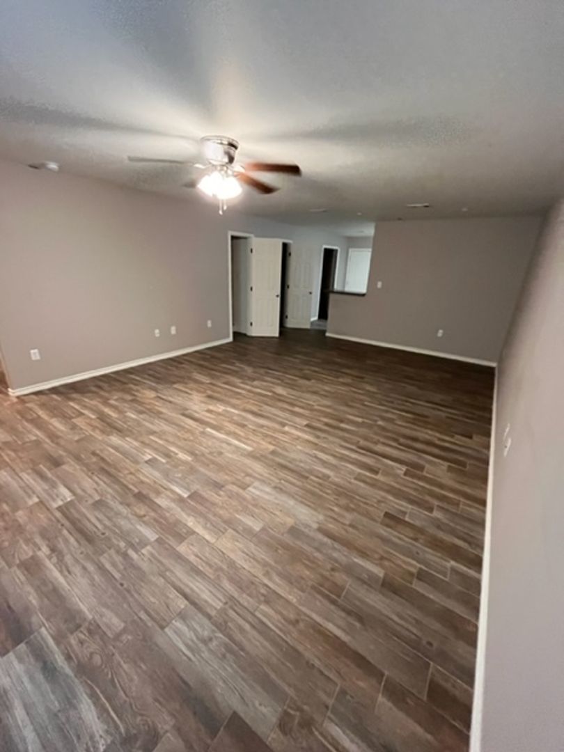 Nederland Apartment: 404 Nederland Ave