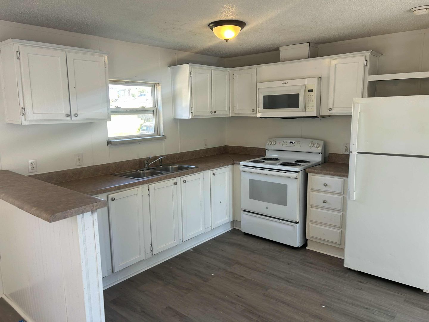 Bonifay Apartment: Neal Lane