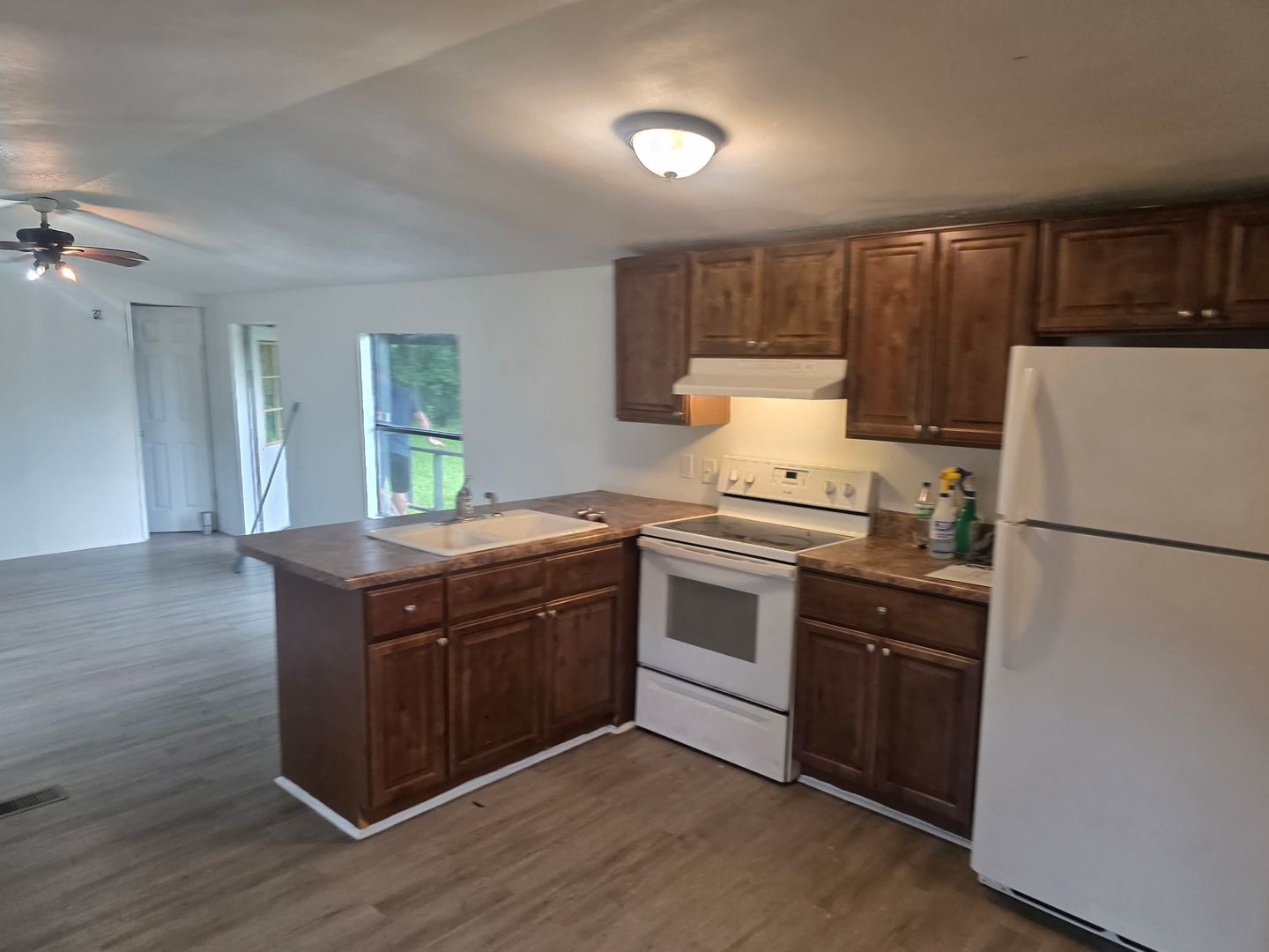 Bonifay Apartment: Neal Lane