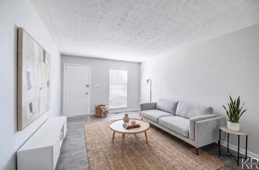 Upgraded 2 Bedroom Apartment in Southwest Atlanta | Premium 805 Sq Ft Floor Plan with Washer & Dryer Connections – Parks at Utoy Creek – photo 1