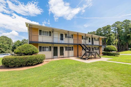 Renovated 1 Bedroom Apartment in Union City, GA | Premium Second-Floor Apartment at Premier Club Living