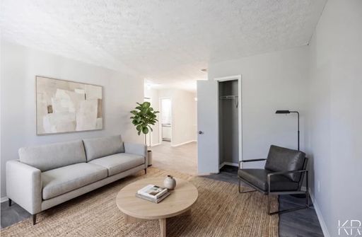 2 Bedroom Renovated Apartment with Washer & Dryer in Atlanta, GA | Rent Reduced to $1,100 + ONE MONTH FREE | Parks at Utoy Creek – photo 1