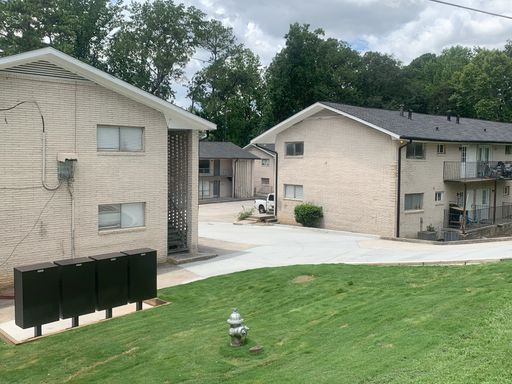 Emory Flats on Briarcliff Road - Emory Shuttle Stop - Walk to Kroger - 2 Bedroom Apartment - Atlanta – photo 1