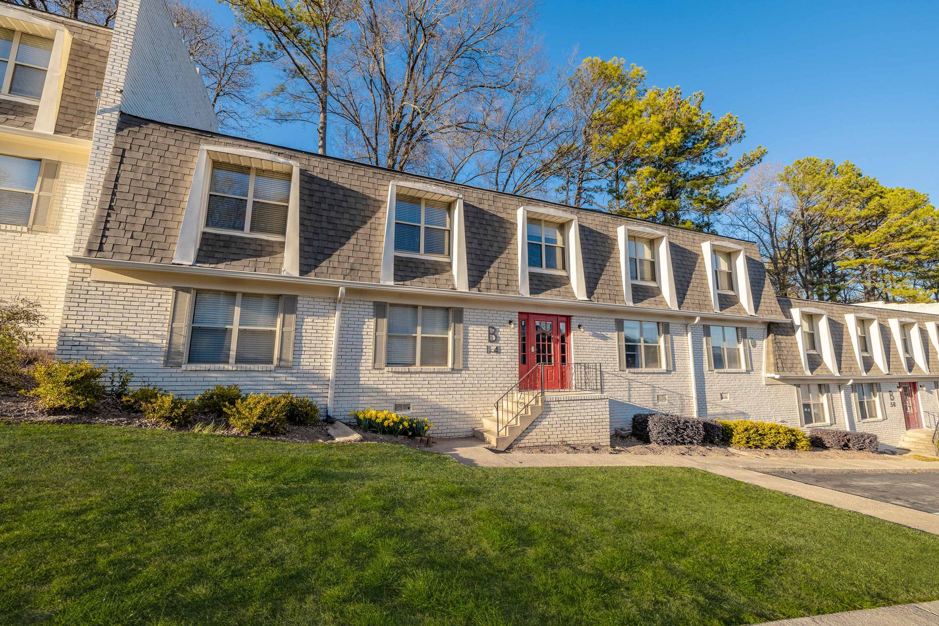 Upper Westside Atlanta Apartments with Unbeatable Rates - Call 470-645-1274