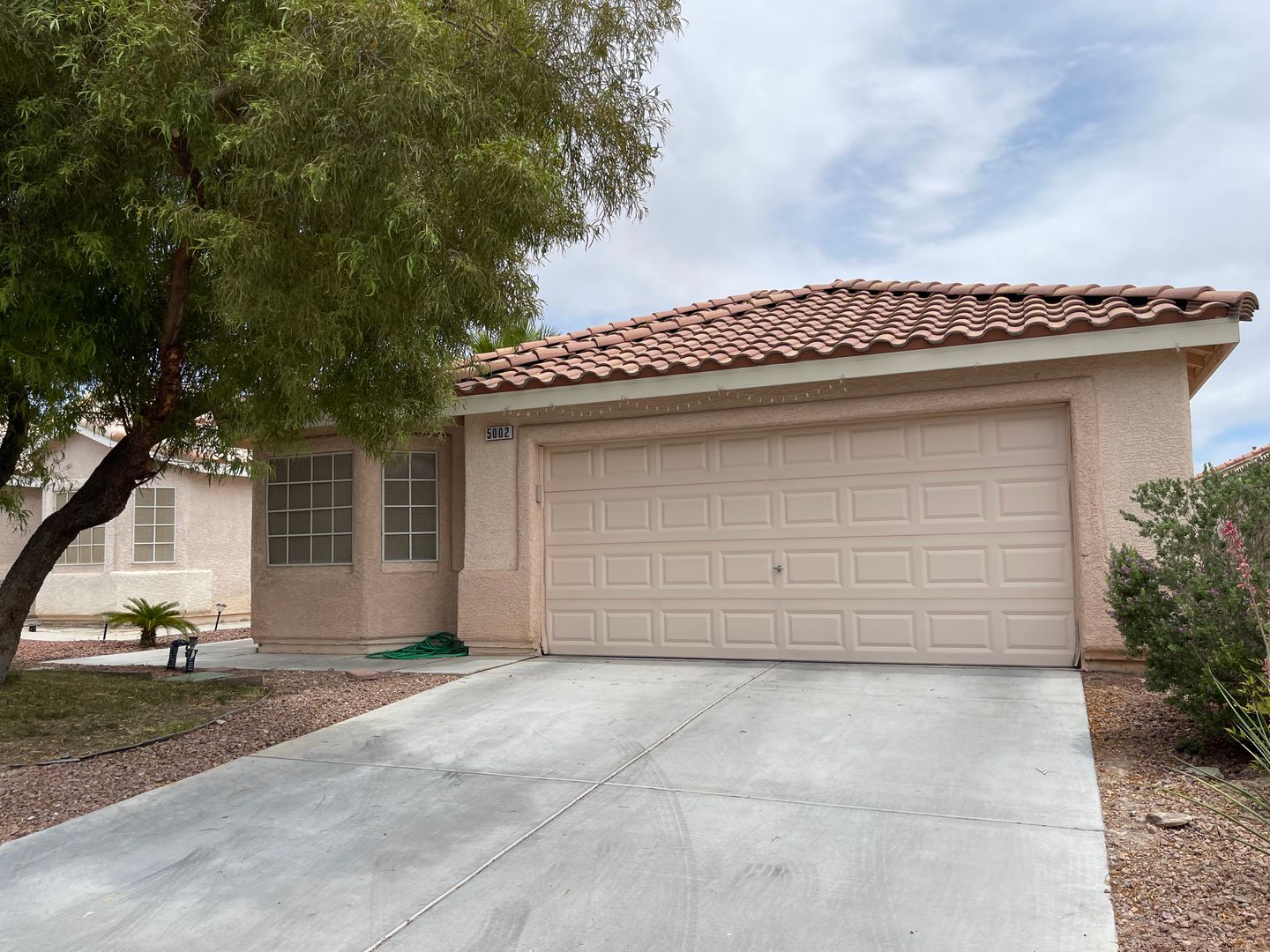 North Las Vegas House: 5002 Drifting Pebble St