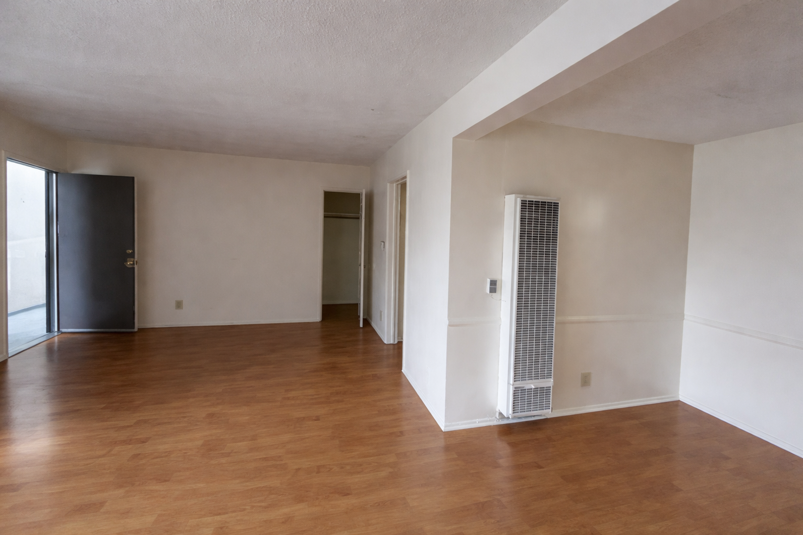 Los Angeles Apartment: 4001 Coco Ave.