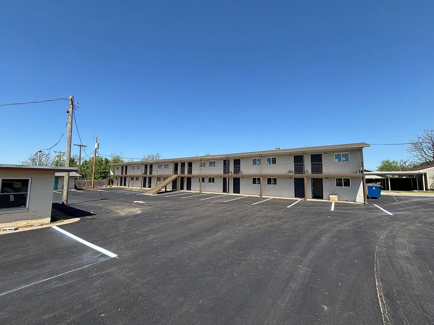 Stillwater Apartment: 1324 E 6th Ave