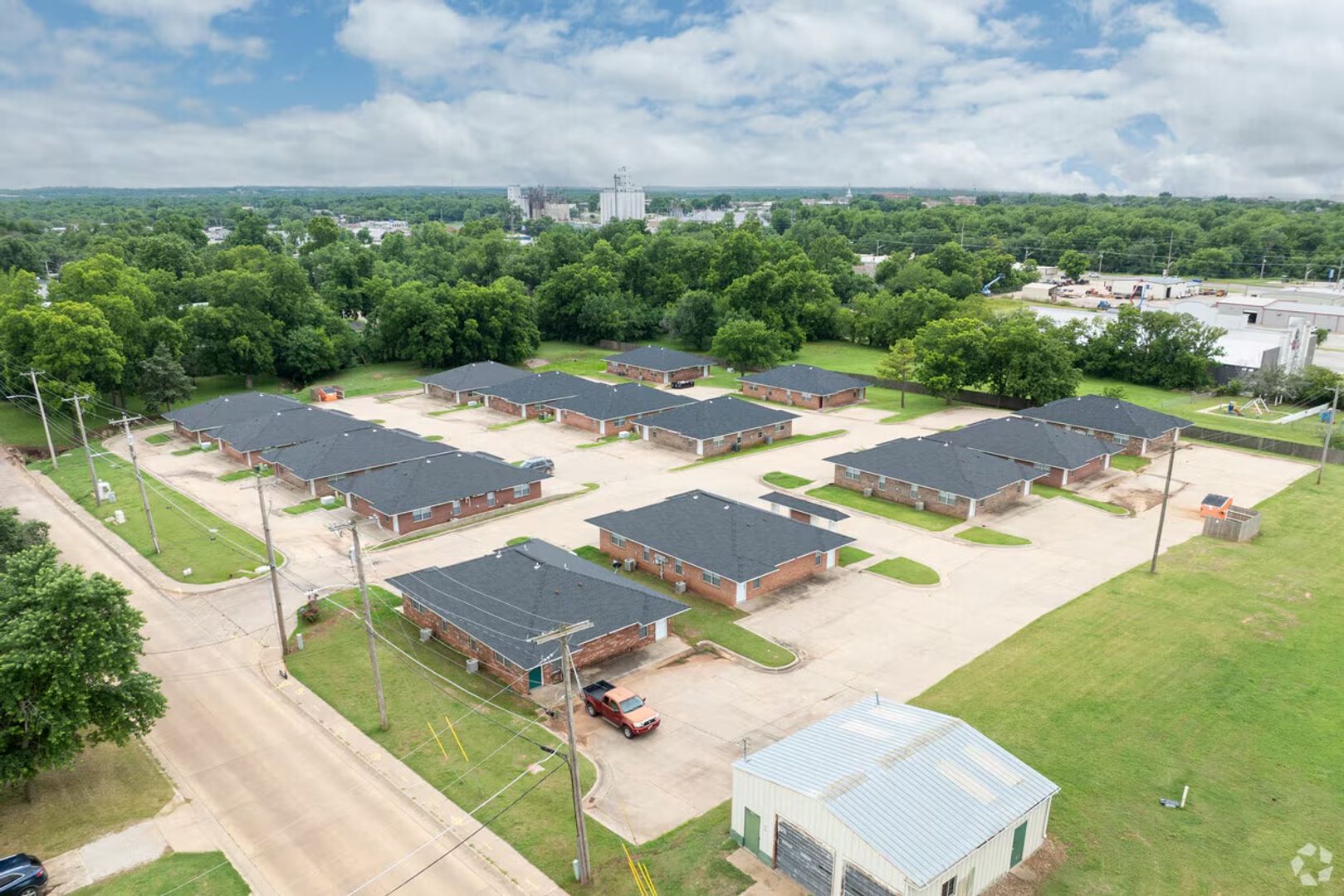 Stillwater Apartment: 120 S Burdick - 60 Units